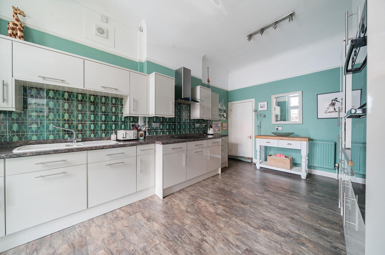 Queens Road, Sketty, Swansea, SA2 0SD